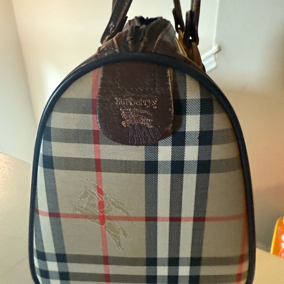 vintage Burberry Boston bag featuring the iconic Haymarket bag - Picture 11 of 16